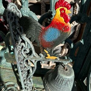 Vintage Cast Iron Wall Mount Dinner Bell Rooster 14”x9”